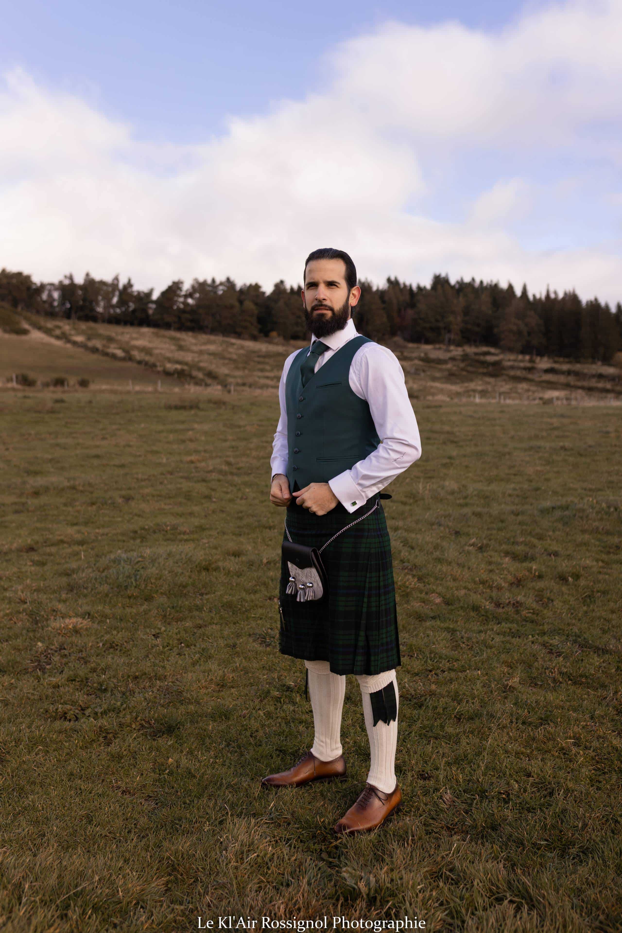 Kilt Écossais Traditionnel Homme - Robe Montagnes Noir, Tartan Neutre Pour Soirées Et Événements