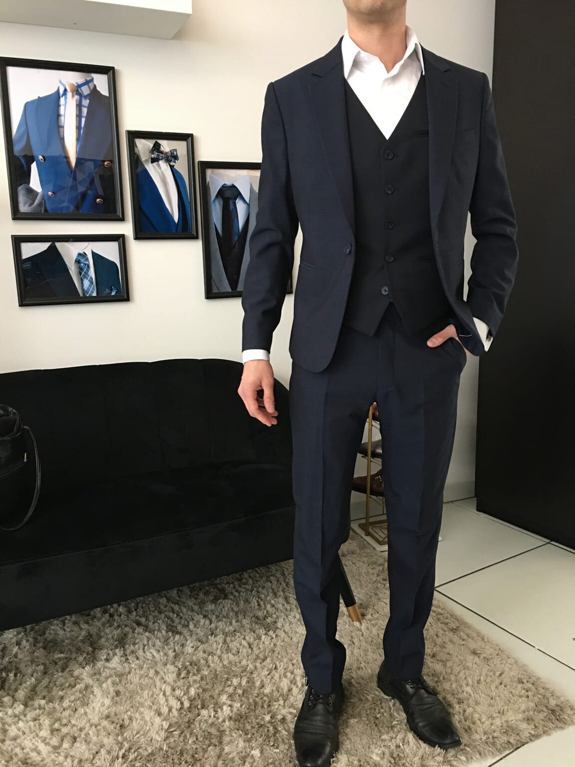 Costume sur mesure Zhao Couture porté sans cravate, élégance décontractée et moderne.