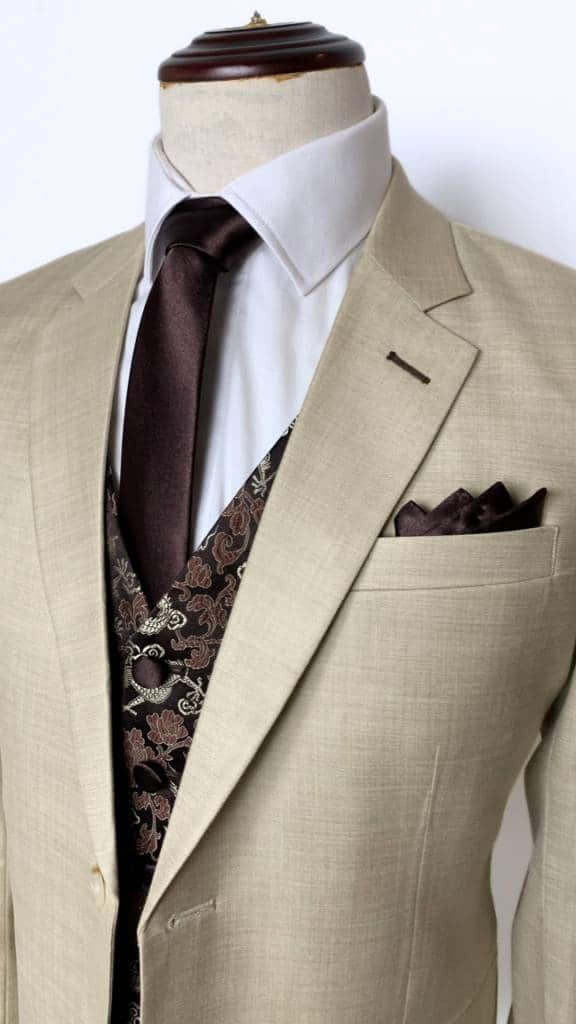 costume beige à motif mariage élégant homme