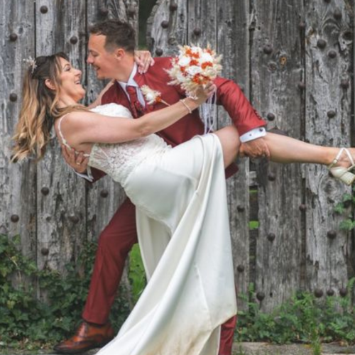 costume de mariage bordeaux