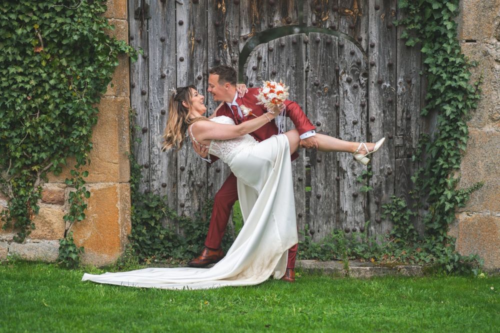 costume de mariage bordeaux